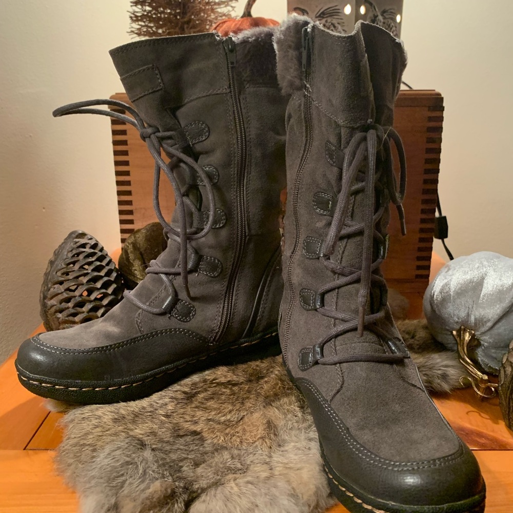 NWOT Liz & Co Faux Fur Lined Boots
